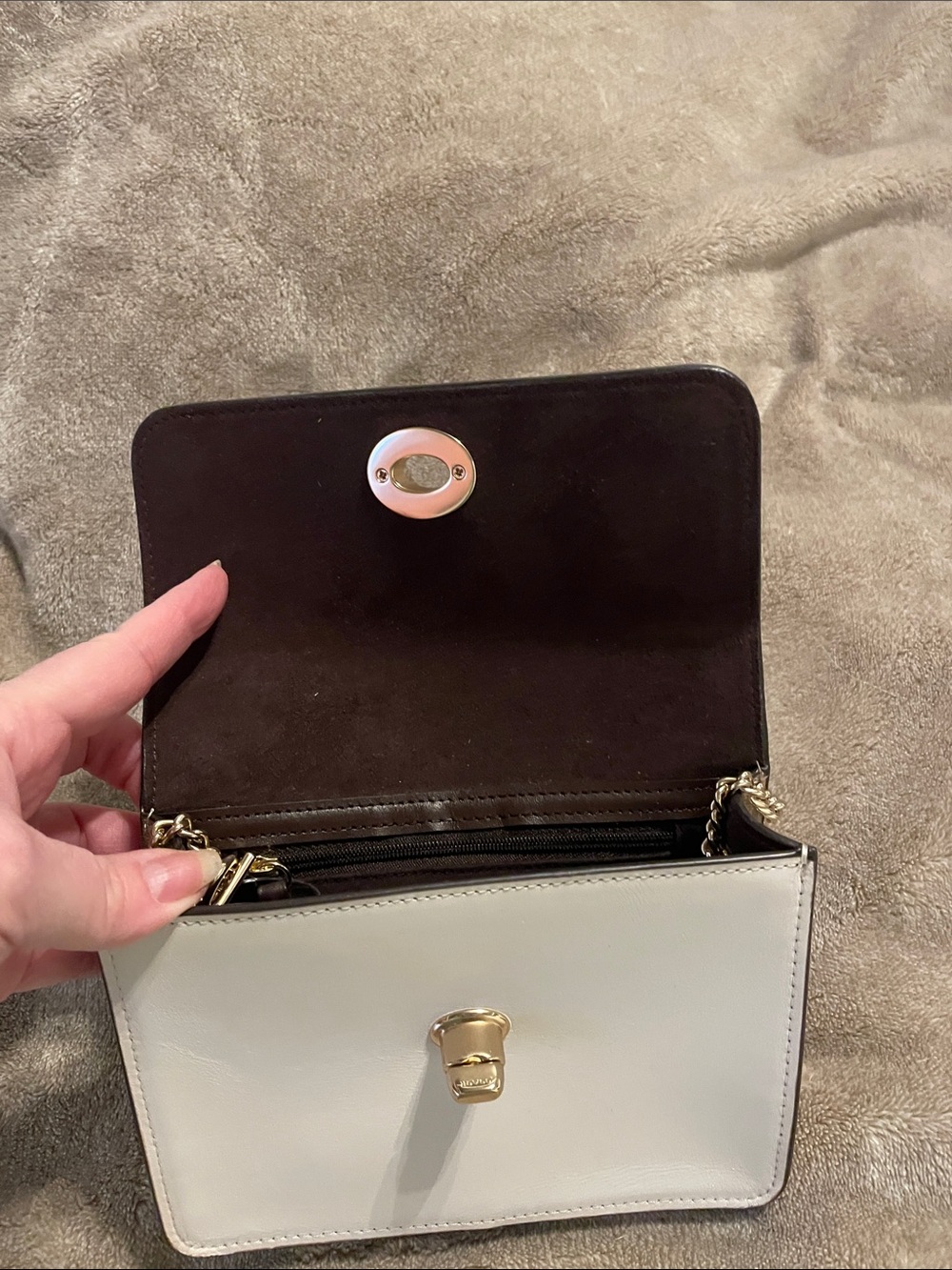 Coach Cream Leather Crossbody with Gold Chain Strap - Picture 6 of 8